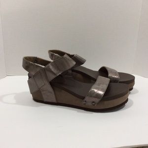 Axiom Evian Platform Wedge Sandals. Size 11M
